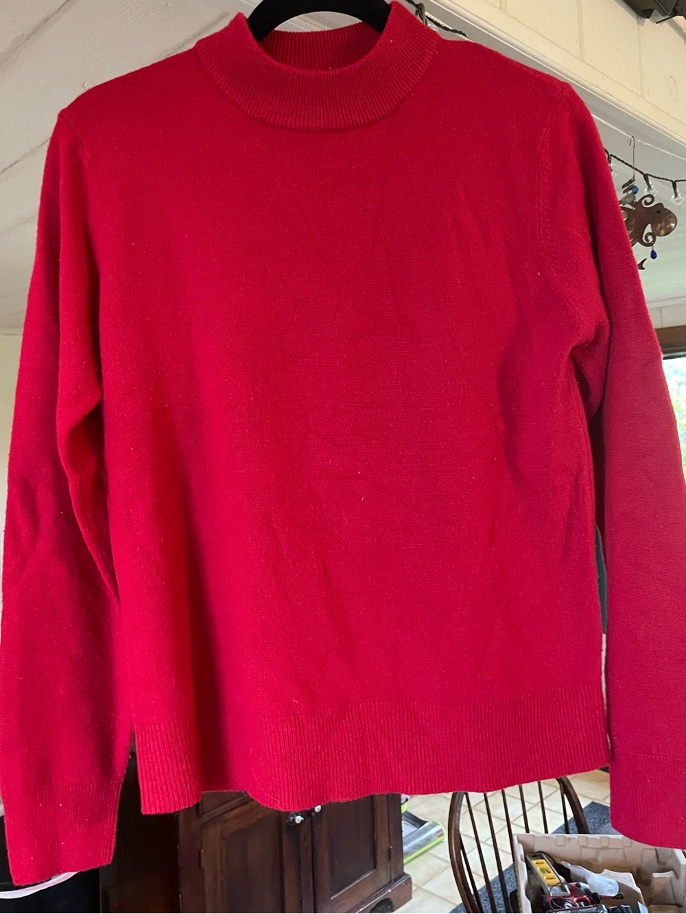 Vintage Sag Harbor Women’s Red Mock Turtleneck Sweater